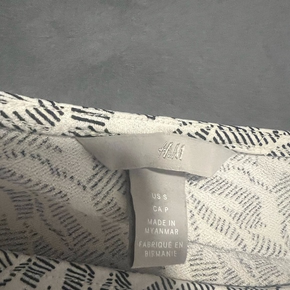 H&M women’s blouse - Picture 4 of 4